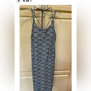 Athleta Women Active Dress

Clean and from a smoke free home very nice condition